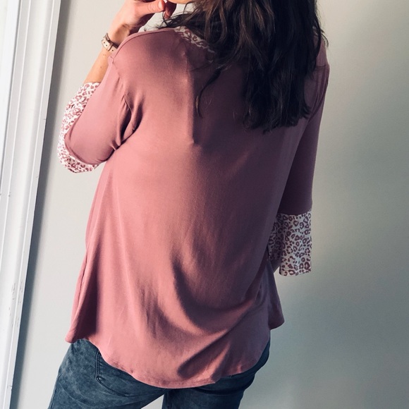 Soft Pink White Leopard Print Ruffle Sleeves Details 3/4 Length Sleeves Top - Picture 3 of 5